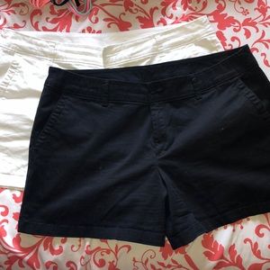 ❤️2 Liz Clairborne size 16 shorts white/black❤️